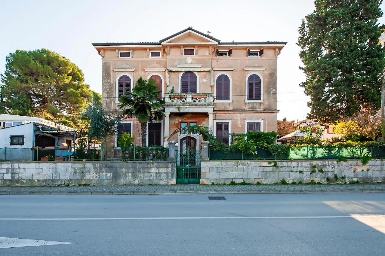 Apartman Castrum Rubini 로비니